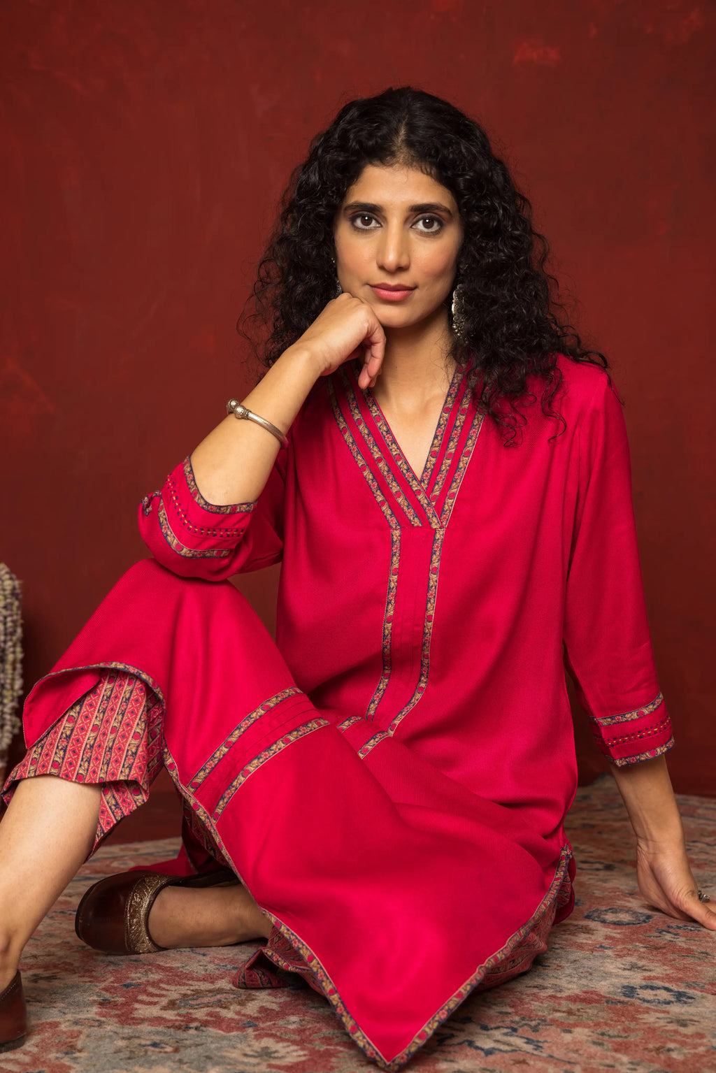 PINK KURTA-TWILL  PANT-COTTON V-NECK KURTA ALL OVER HIGHLIGHTED WITH BORDERS KURTA PANT SET