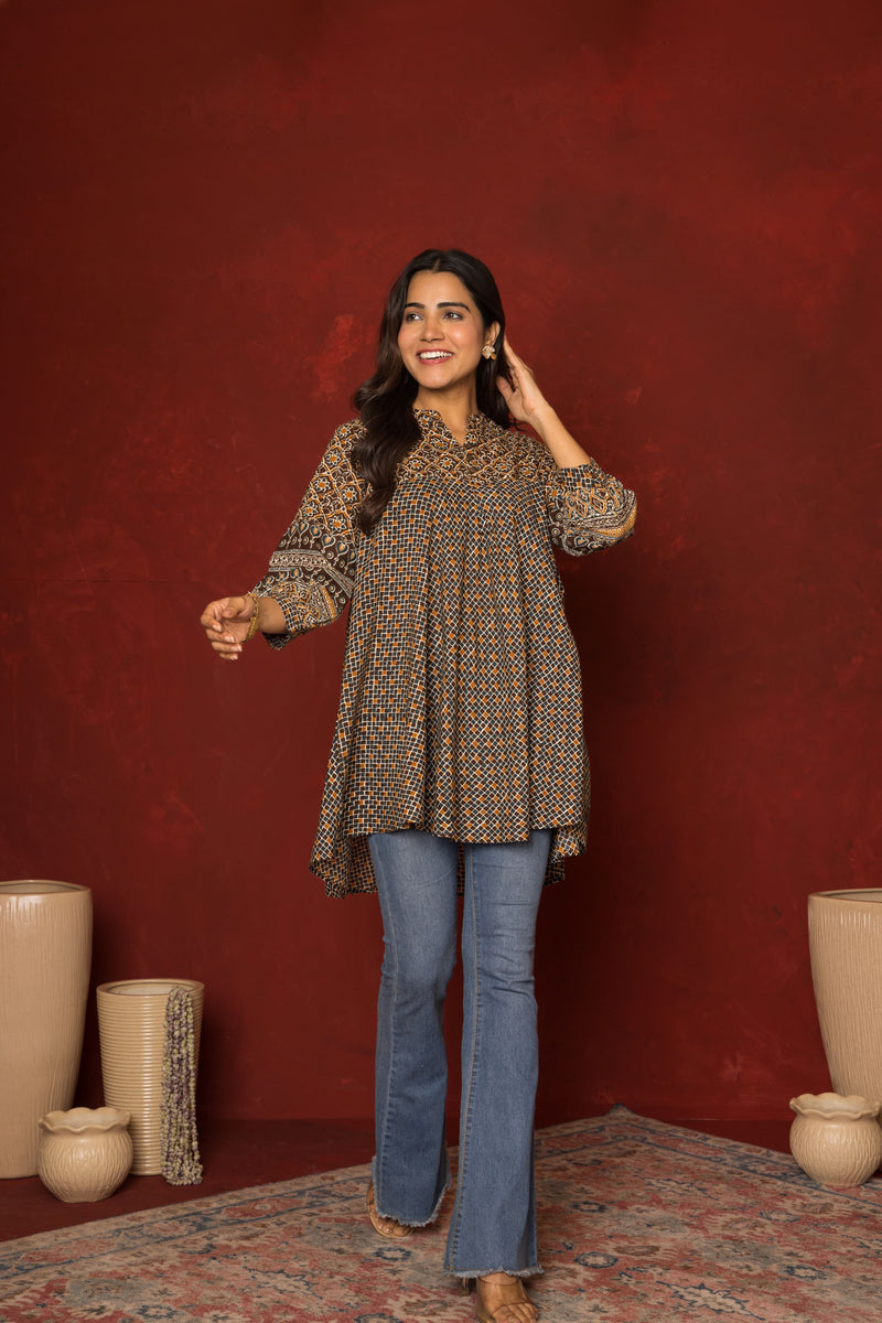 Brown Cotton Modal Collar Geometrical Short Top For Women's