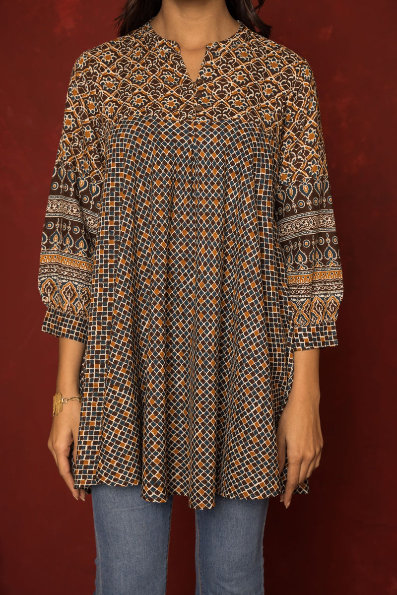 Brown Cotton Modal Collar Geometrical Short Top For Women's