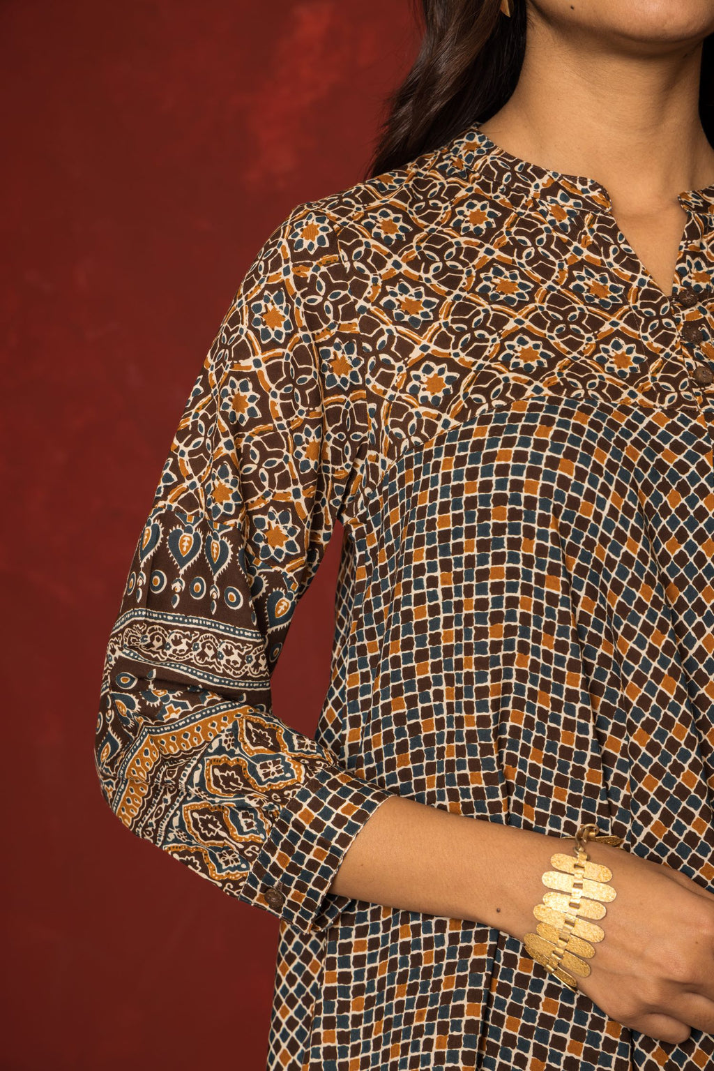 Brown Cotton Modal Collar Geometrical Short Top For Women's