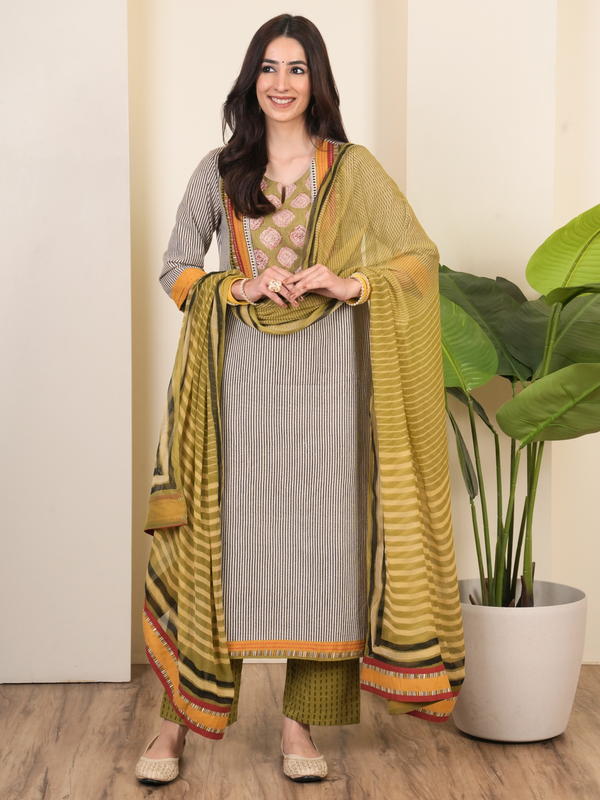 Grey Cotton Round With V Neck Complete Suit Set For Women's