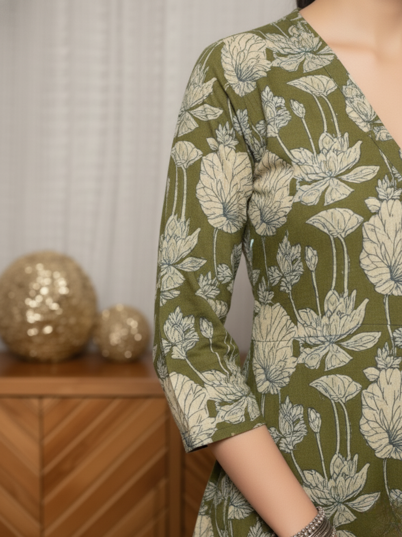 Green Colour Cotton V-Neck Floral Print Kurta For Women's