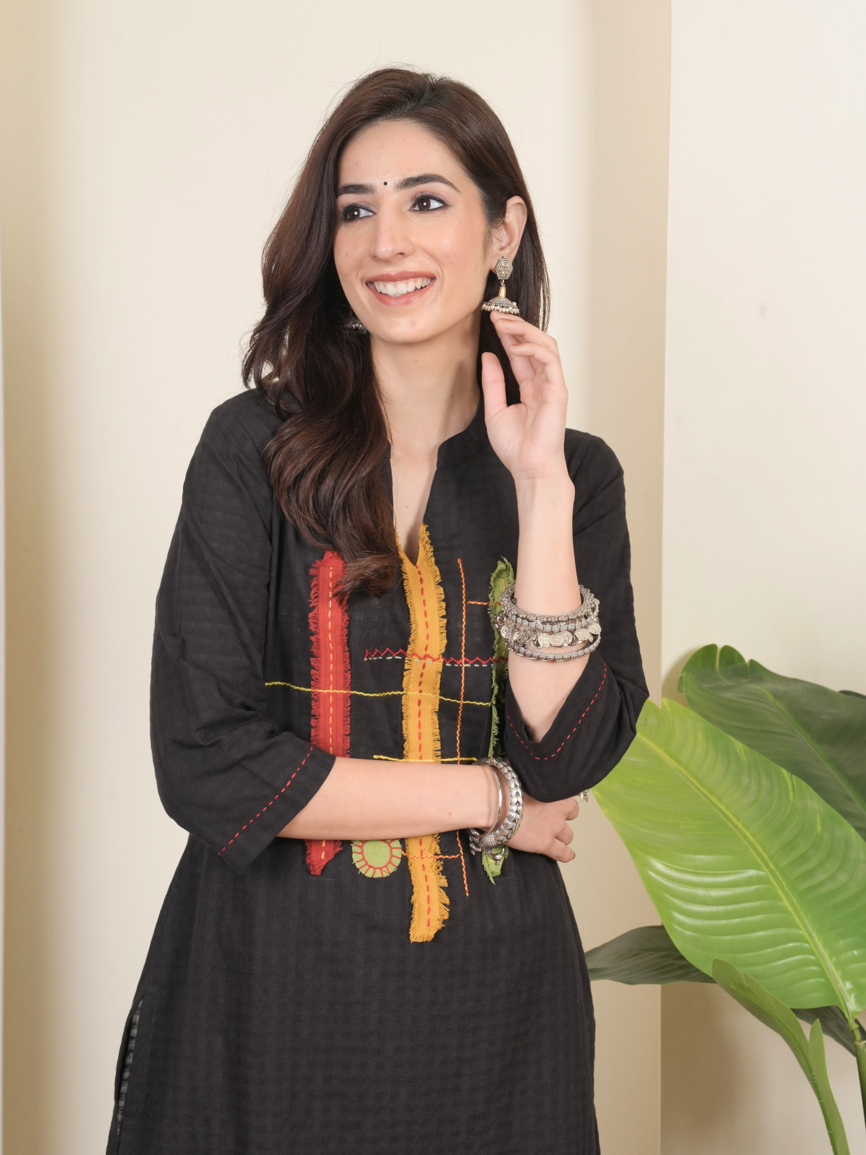 Black Cotton Collar With V-Neck Complete Suit Set For Women's