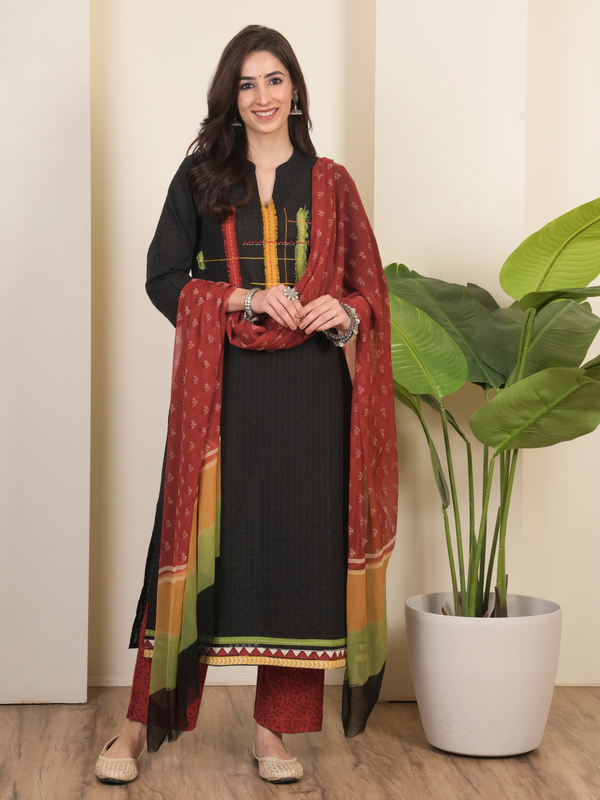 Black Cotton Collar With V-Neck Complete Suit Set For Women's