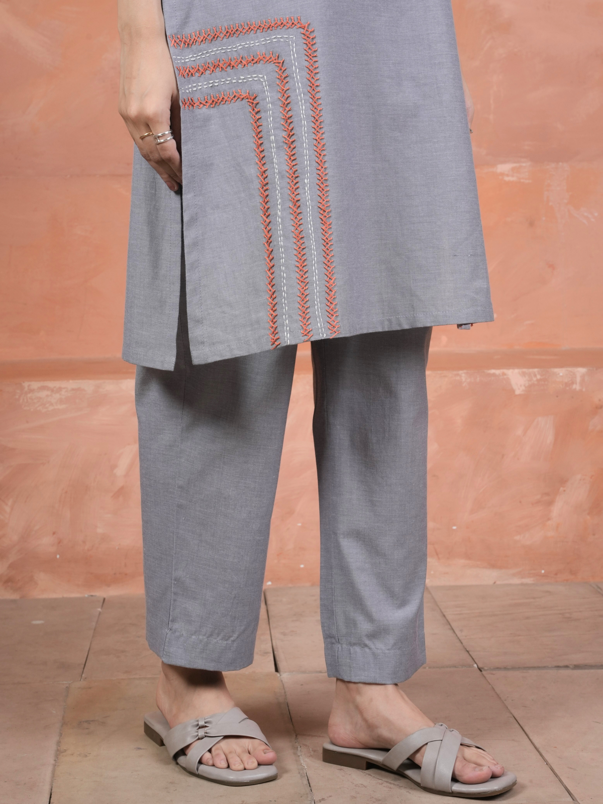 Gray Cotton Handloom Round Neck Kurta Pant Set For Women's