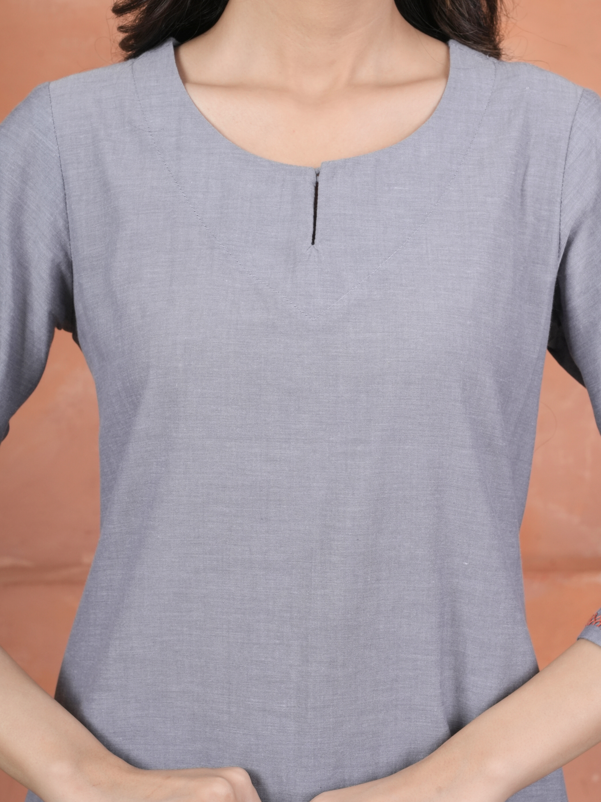 Gray Cotton Handloom Round Neck Kurta Pant Set For Women's