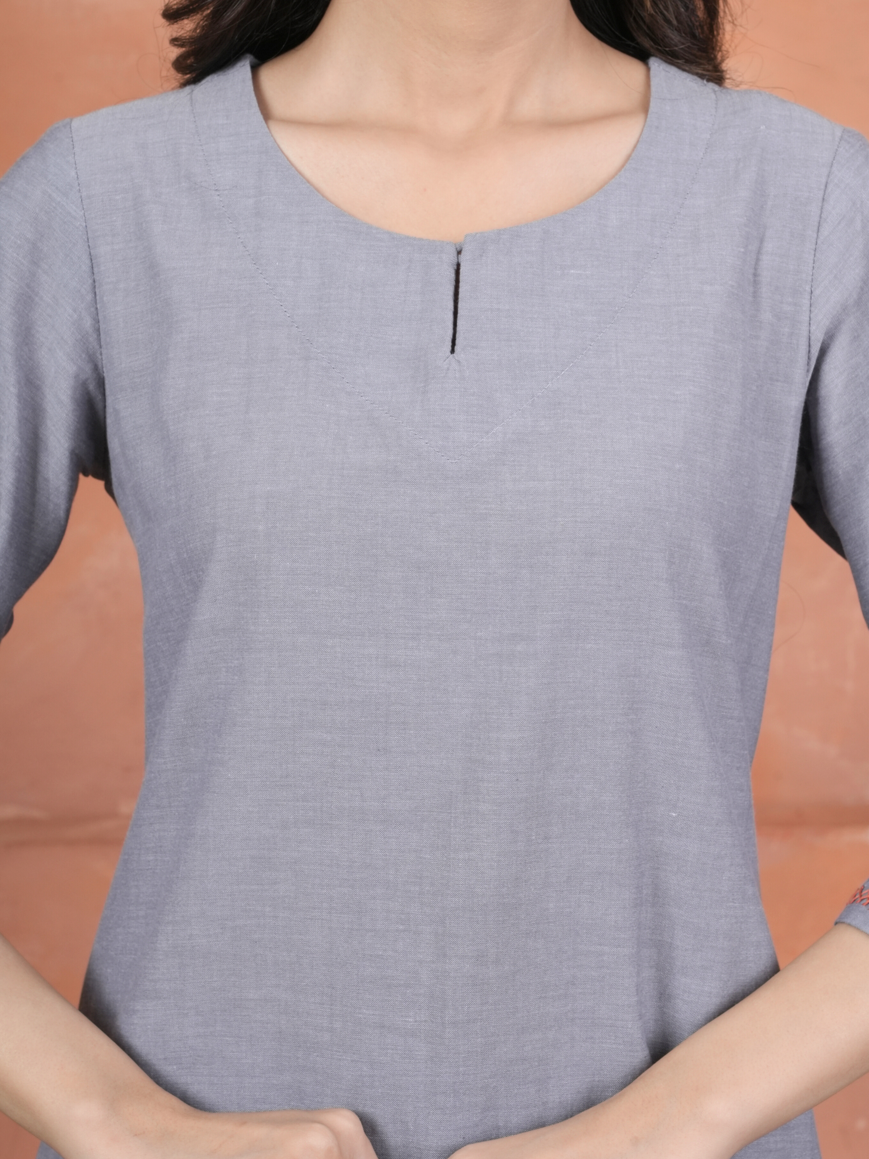 Gray Cotton Handloom Round Neck Kurta Pant Set For Women's