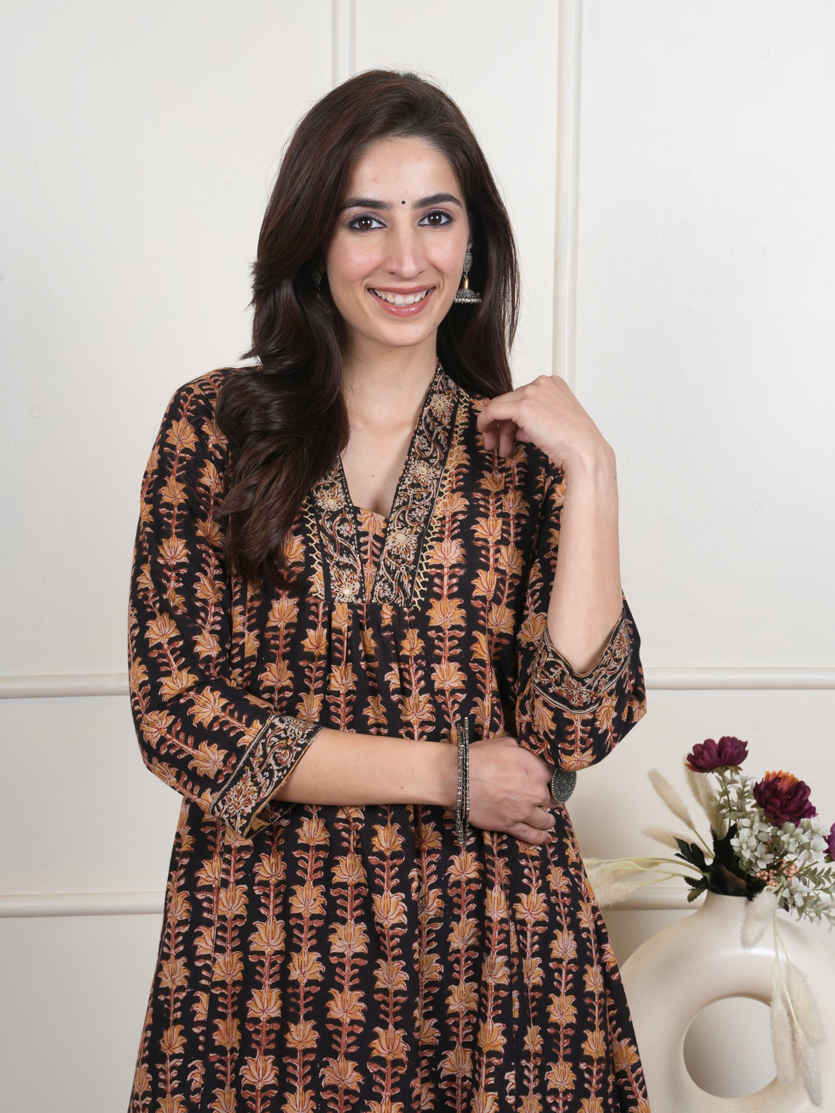 Black Cotton V-Neck Kurta For Women's