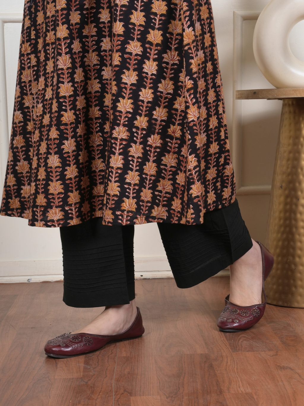 Black Cotton V-Neck Kurta For Women's