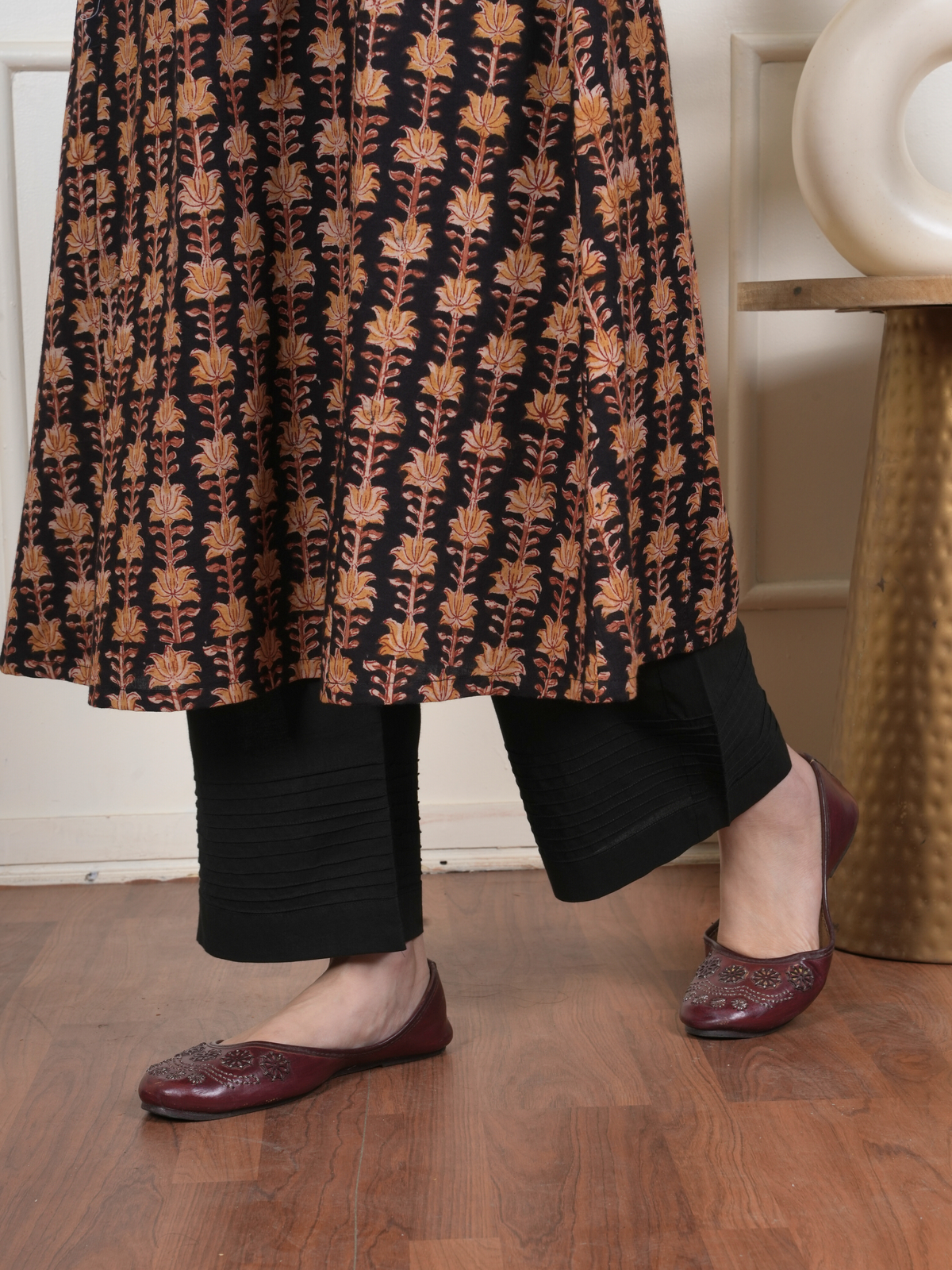 Black Cotton V-Neck Kurta For Women's