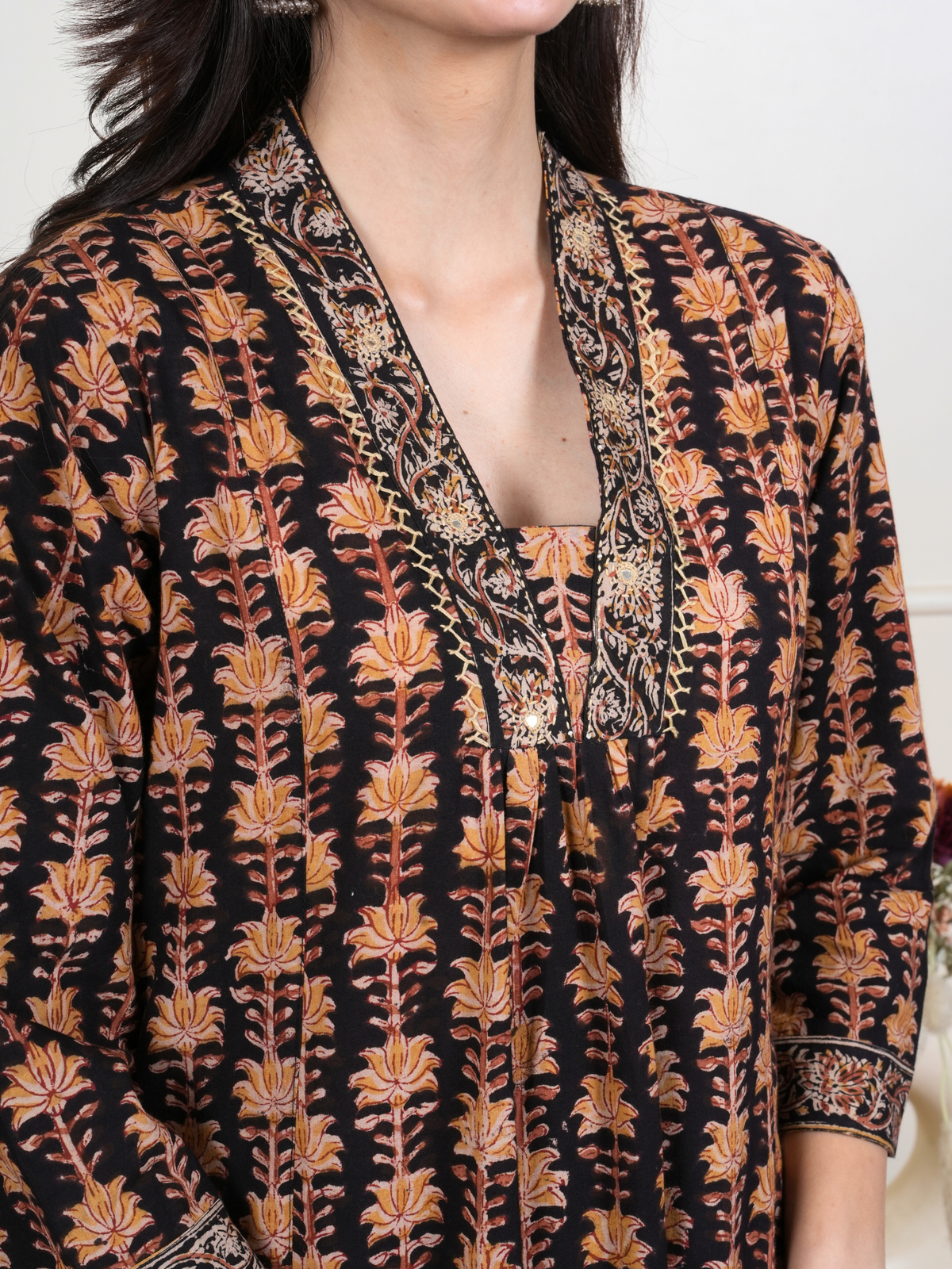 Black Cotton V-Neck Kurta For Women's