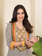 Grey Cotton Round With V Neck Complete Suit Set For Women's