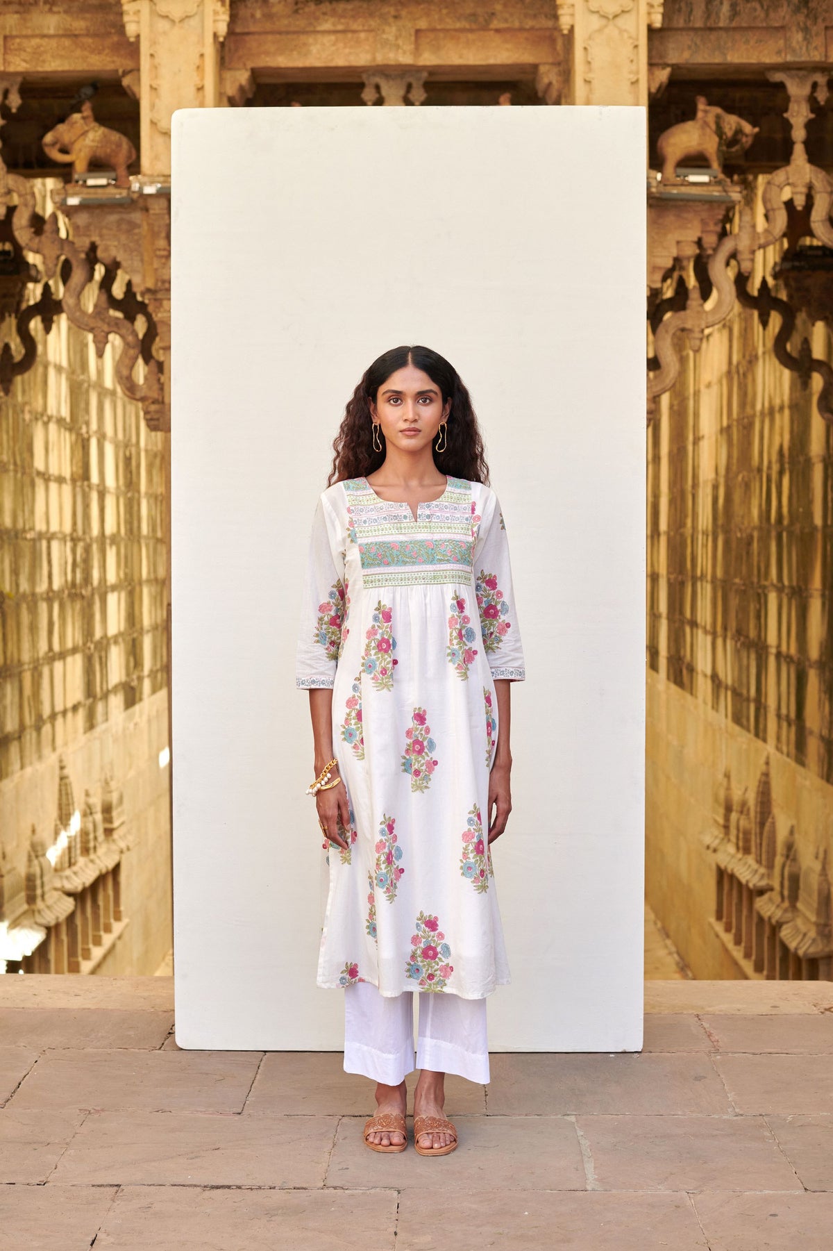White Cotton Round Neck Handblock Print Kurta For Women's