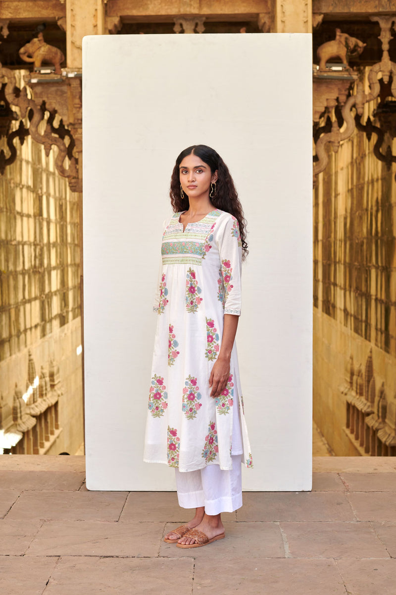 White Cotton Round Neck Handblock Print Kurta For Women's